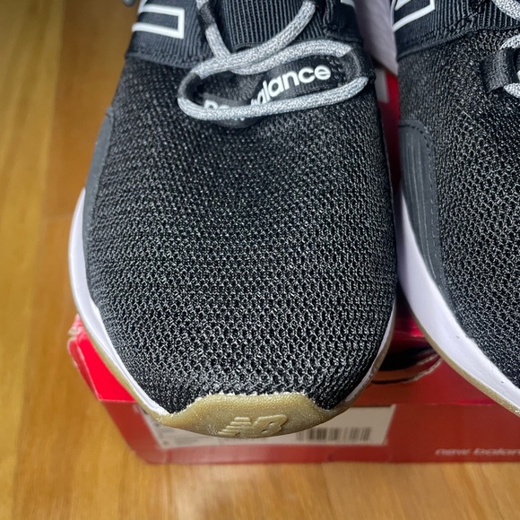 New Balance Fresh Foam Roav Athletic Shoes Black and Grey Womens size 9.5 
New - Picture 11 of 13